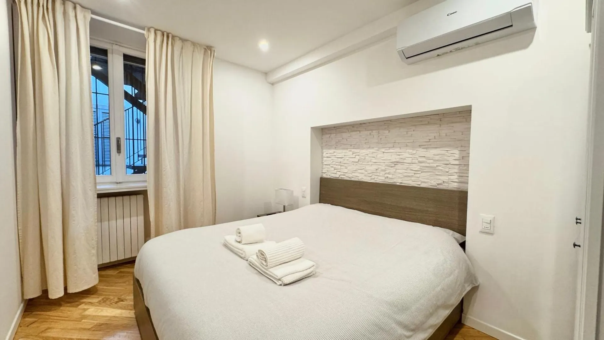 The Three Bs - Central House Bergamo Apartman